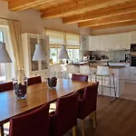 Feriehus Ostsee-wellnesslandhaus Mit Sauna, Jacuzzi, Innenwhirlpool Groß Schwansee